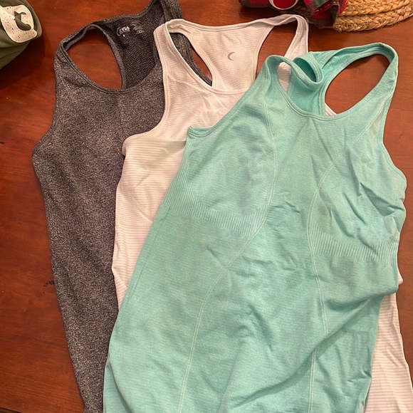 Zyia Cooper charged tanks - Picture 1 of 1